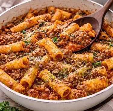 beef mince pasta in bowl