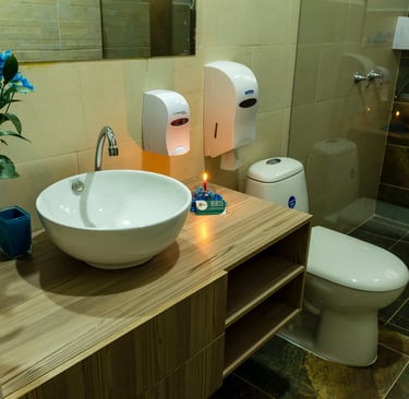 Habitación con aire acondicionado en Apartadó. Alojamiento minimalista Hotel Barbacoa. Habitación