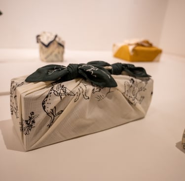 Furoshiki's different ways of tying displayed