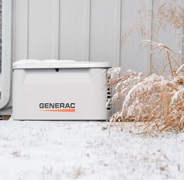 Génératrice de secours résidentielle fonctionnant parfaitement sous la neige au Québec