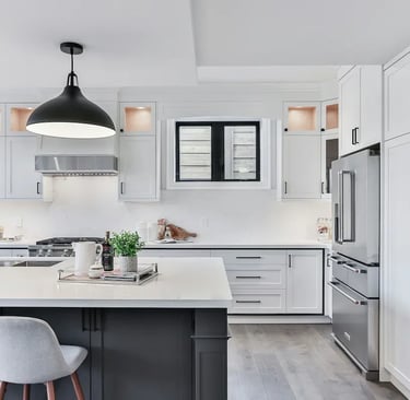 Conception d'éclairage LED encastré et installation électrique certifiée pour électroménagers encast