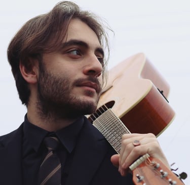 Portrait musicien et comédien, homme, guitariste, à Brunoy 