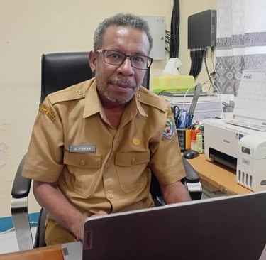 Kepala Dinas Pendidikan dan Kebudayaan Kabupaten Kepulauan Aru