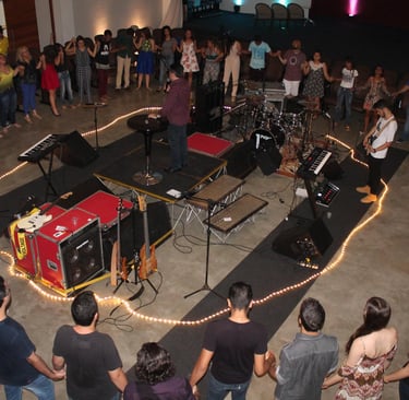 CULTO DE JOVENS NO TEMPLO