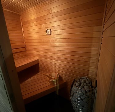 traditional sauna Nailsworth cold plunge tub contrast therapy sauna and ice bath therapy Nailsworth