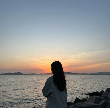 worm's-eye view photography of concrete building