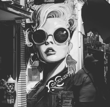 photo en noir et blanc de rue d'un tag sur une facde en Croatie 66