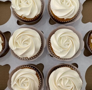 red velvet with vanilla frosting cupcakes