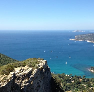 Paysage de littoral, vacances en Provence