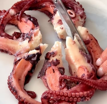 Cut the tentacles using kitchen scissors