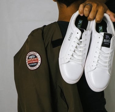 sepatu sneaker riveo