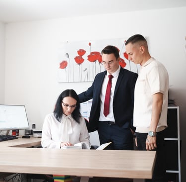 Geschäftsführerin und leitende Mitarbeiter von DSM Office Passau – kompetente Führung für Ihren Unternehmenserfolg