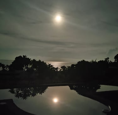 Full moon from Callachuchi homestay pool