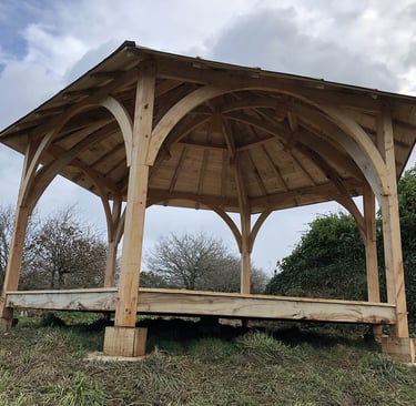 kiosque en charpente traditionnelle