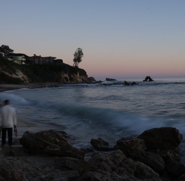Corono Del Mar Beach, Sunset in California, Golden Hour View, Orange County Beach