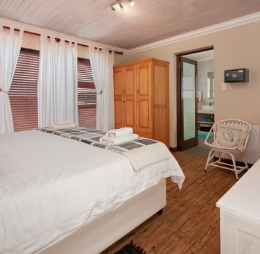 White Shark Guest House Family Cottage
