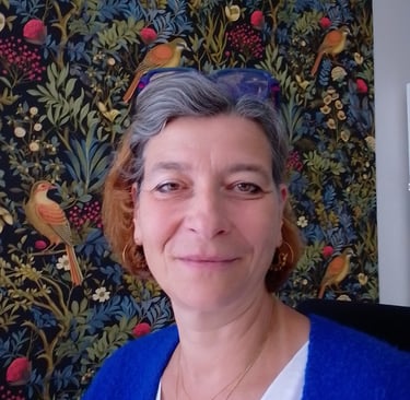 Élisabeth Willem, hypnothérapeute à Caen, en séance d'hypnose pour la perte de poids