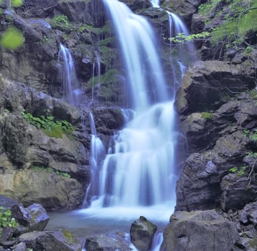 Bach wasserfall berge gischt fließend milchig allgaeuer alpen