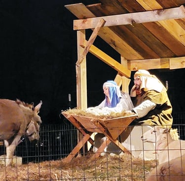 a living nativity depicting 1st Nativity