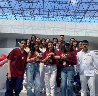 Equipo SCOMP en feria de comités