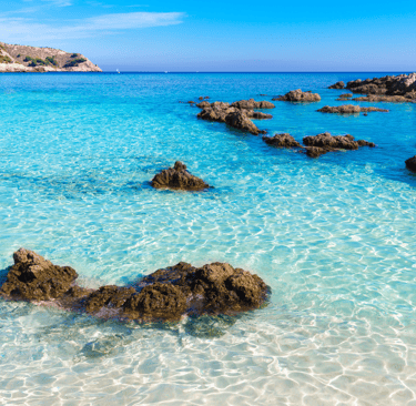 Cala de Mallorca, con aguas turquesa y cristalinas