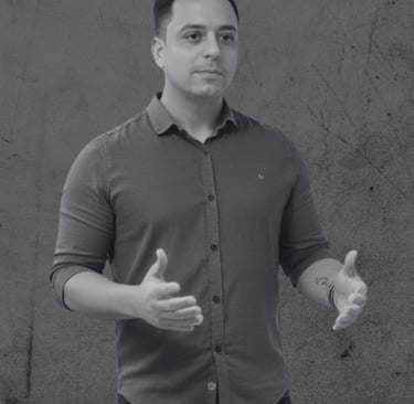 Alan Ochotorena palestrante especialista em neurodivergência e liderança inclusiva.