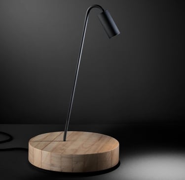Lámpara de mesa ELEVEN con base de madera y foco direccional, diseño contemporáneo