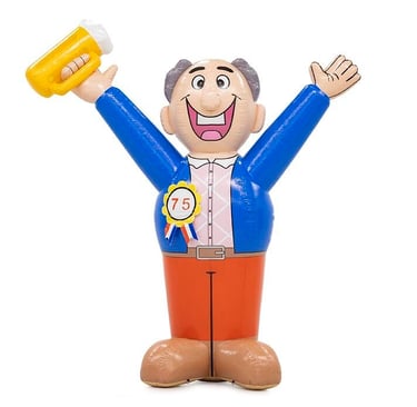 Abraham pop met blauwe jas en rode broek met een bierpul in zijn hand