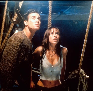 Jennifer Love Hewitt and Freddie Prinze Jr. in Eu Sei o que Vocês Fizeram no Verão Passado (1997)