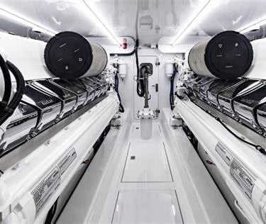 Ferreti yacht Mtu 16v2000 m96 Mtu electronic mdec maintenance σέρβις αλλαγή λάδια 