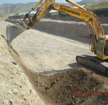 Taludes y escolleras de piedra rocalla