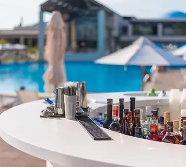 ΕΙΔΙΚΕΣ ΚΑΤΑΣΚΕΥΕΣ ΕΞΩΤΕΡΙΚΩΝ ΧΩΡΩΝ CORIAN