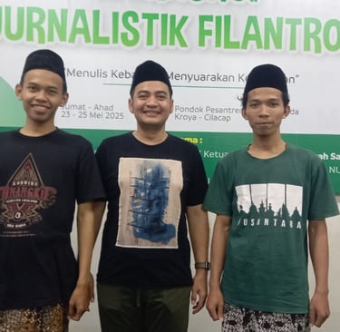 2 Delegasi Workshop Jurnalis Filantropi PCNU Kota Pekalongan M. Miftahudin dan M. Naufal Rusada bersama Pimpinan NU Online