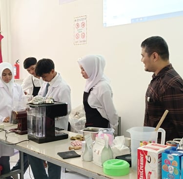 guru tamu program barista di smkn 1 sungai kakap, pelatihan barista pontianak, pelatihan barista gratis