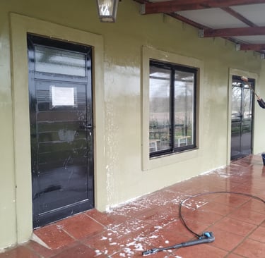 Limpieza a fondo de colegio para el inicio del ciclo lectivo