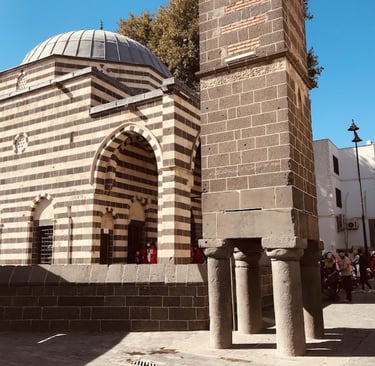 Dört Ayaklı Minare