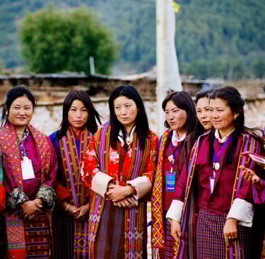 Bhutanese-Women-Cheering-Their-Team-Shooing-The-Opponent-Team-at-The-Game-Of-Archery