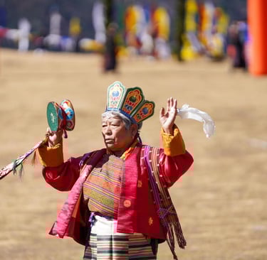 Bhutanese-women-performing-Buddhist-ritual-of-healing