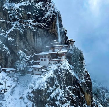 Tiger's_Nest_Monastery_in_Paro_Valley_Drapped_In_Snow_During_Winter_Months_West_Bhutan