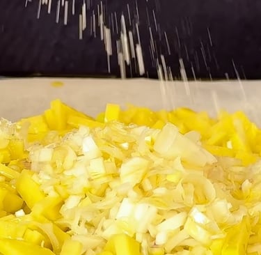 Condire con olio extravergine di oliva e sale