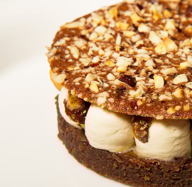 Dessert chocolat fruits de la passion et noisettes caramélisées