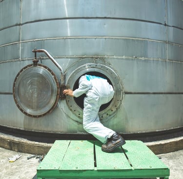 تعقيم خزانات مكه