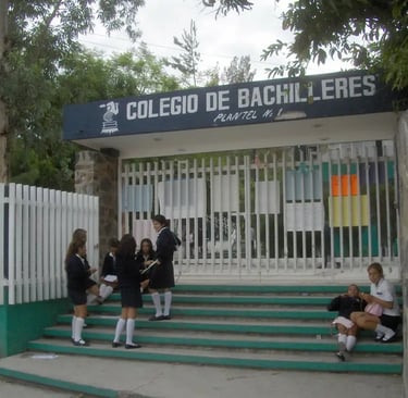 Lista de utiles escolares Bachilletato LISTA DE ÚTILES Preparatoria Lista de útiles Preparatoria