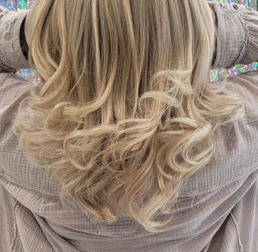 Medium blonde curls
