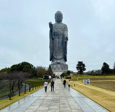 Chemin menant à la statue d’Ushiku Daibutsu