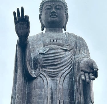 Statue d’Ushiku Daibutsu de face