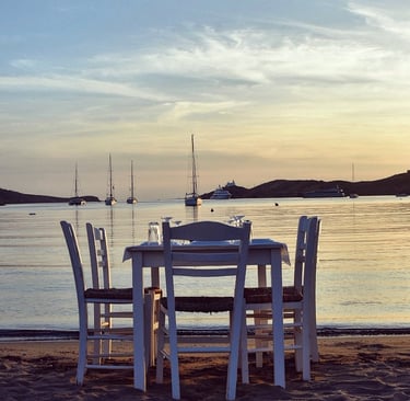 Coucher de soleil sur la mer à Vourkari, Kea
