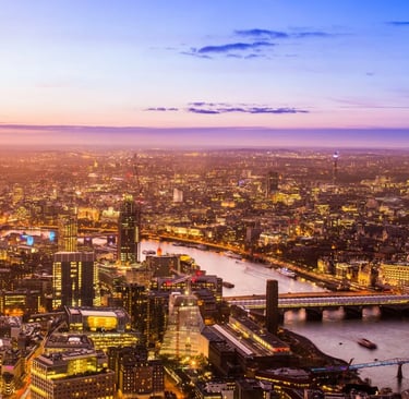 London view from above with the river themes in the middle