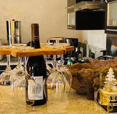 un acceuil personalisé une cuisine familiale, plancha et vin