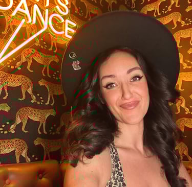 A profile photo of Laura Maers-Reynolds, the presenter of ADHDAF Podcast